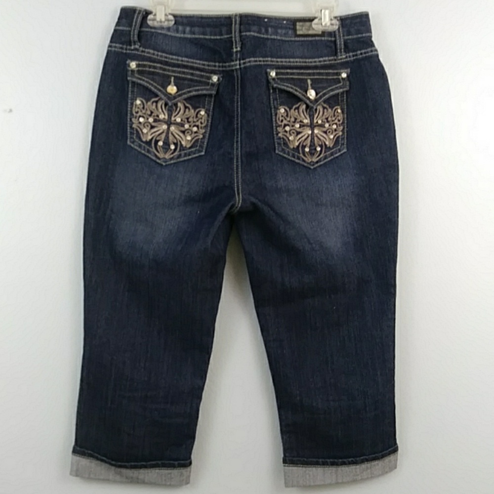 Earl jeans sz10 embellished stretch cuffed Capris